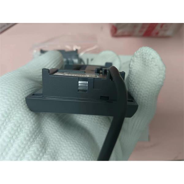 KEYENCE超小型數字激光傳感器放大器單元LV-N12CN